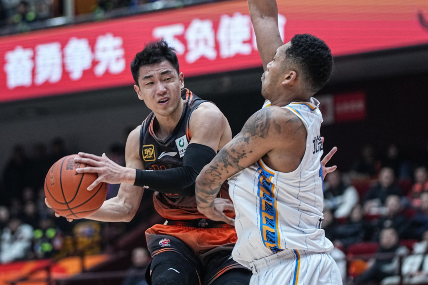 包含FMVP！管子煜打满全场，投篮25中9砍下30分7篮板2助攻3抢断的词条