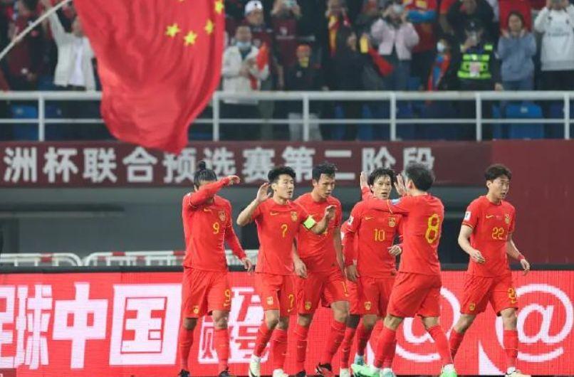 国足主力后腰因停赛提前离队备战京沪榜首大战
