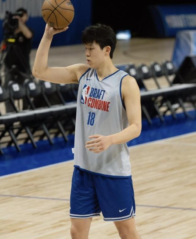 mk体育-包含队记给杨瀚森评B-!速度慢让我担心现在对手不会在NBA的词条
