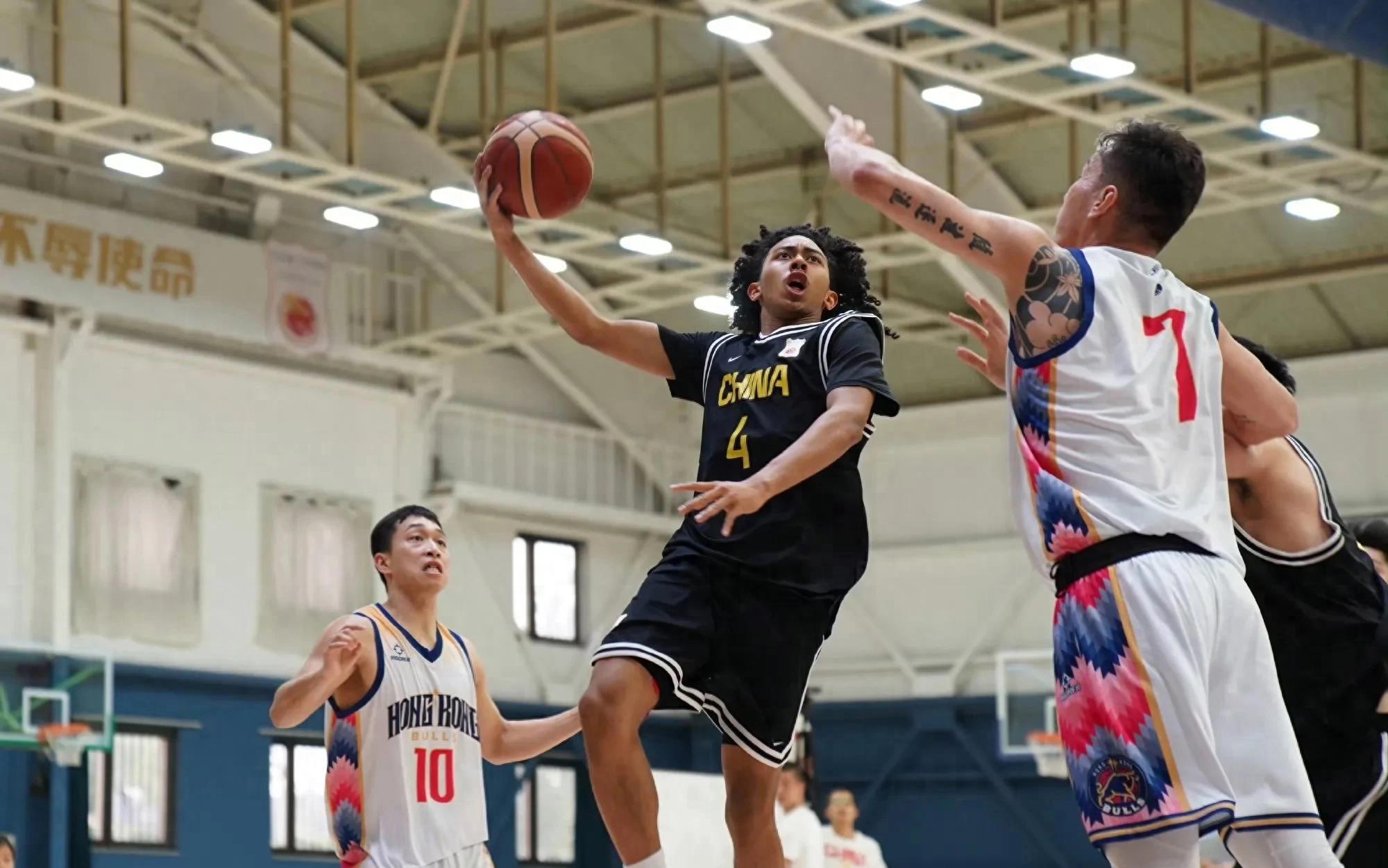 mk体育-FIBA晒朱正赛场精彩瞬间：他的入队让中国队注入了一股全新的力量