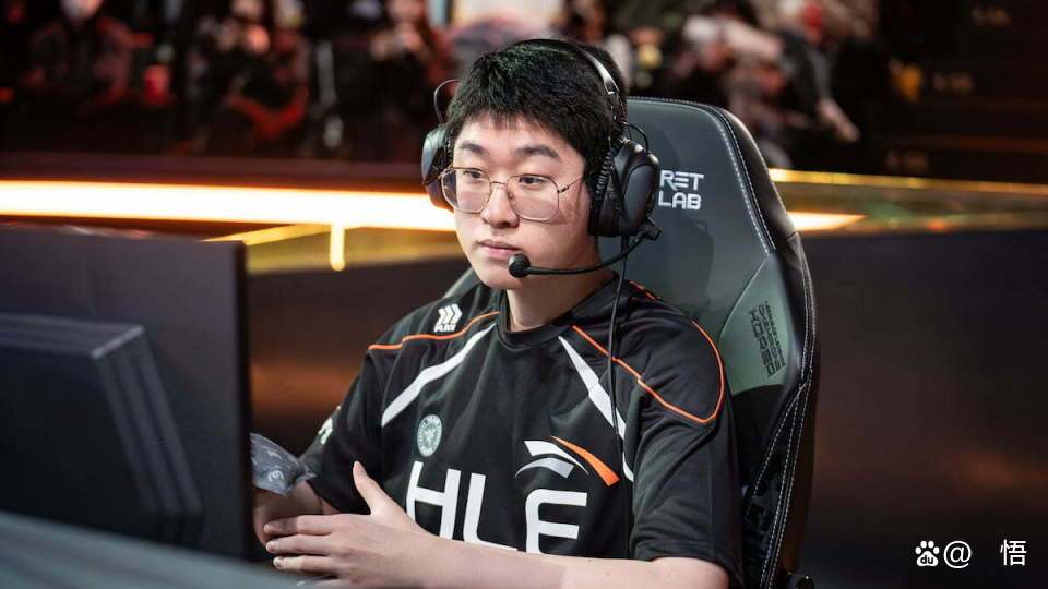 mk体育-包含LOL：电竞世界杯HLE首秀！上单弱的CFO偏偏遇到了Zeus的词条
