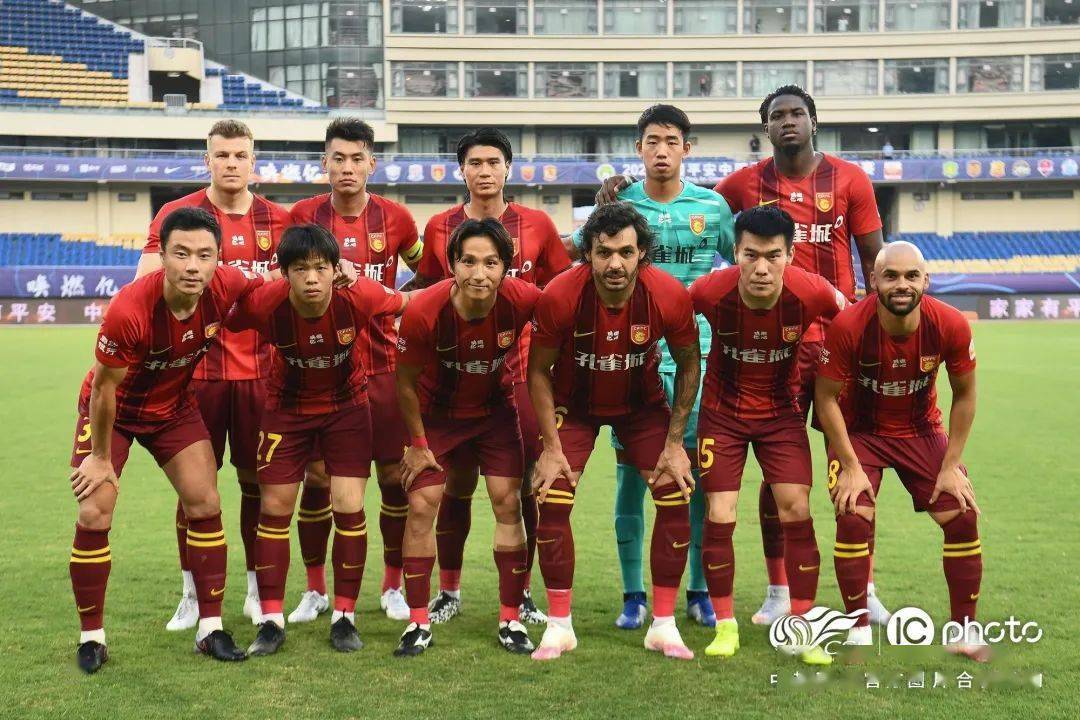包含河北华夏上海上港激战纪实，华夏占优势的词条